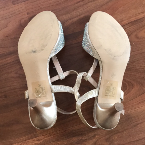 Gorgeous pair of bejeweled heels! - Picture 2 of 2